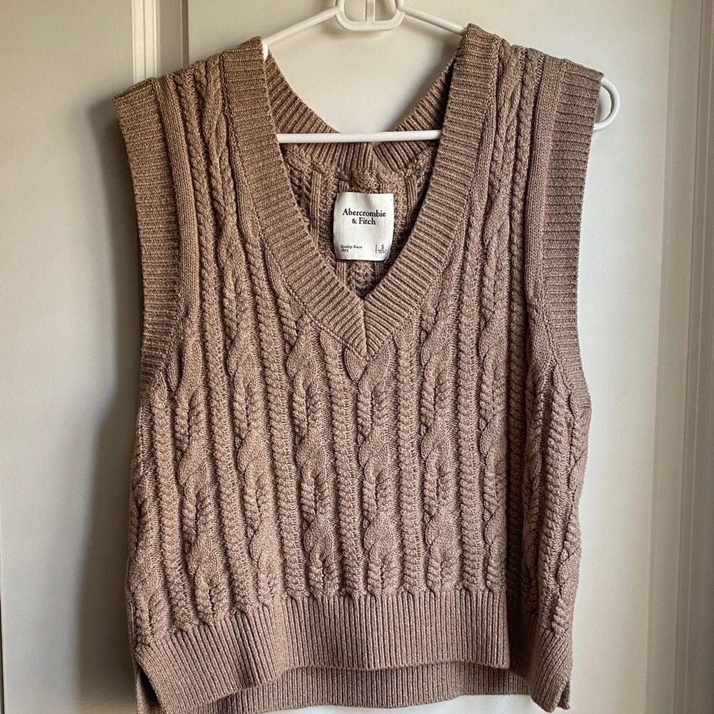 Abercrombie & Fitch Women's V-Neck Cable Knit Sweater - Tan